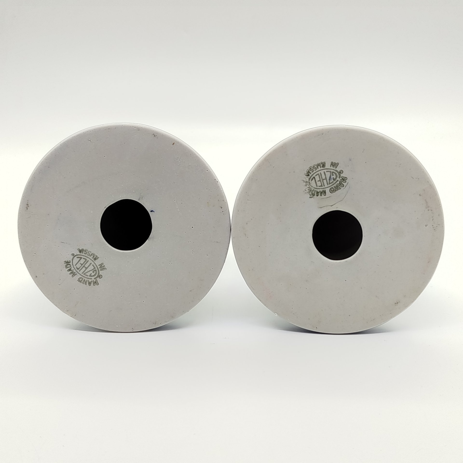 Подсвечники парные для одной свечи с цветочным декором, Гжель