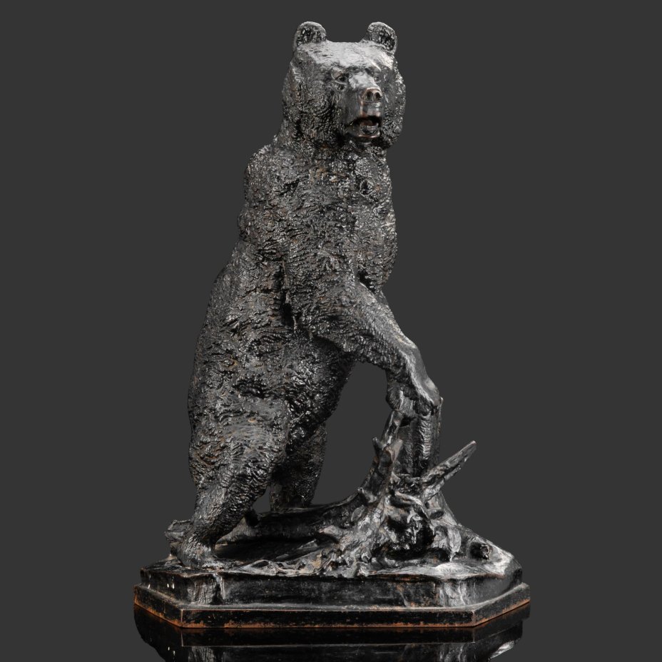 Скульптура "Медведь на задних лапах" (Лисинский медведь у пня), по модели 1865 года, Н.И. Либериха, чугун, крашение, СССР, 1954 г.