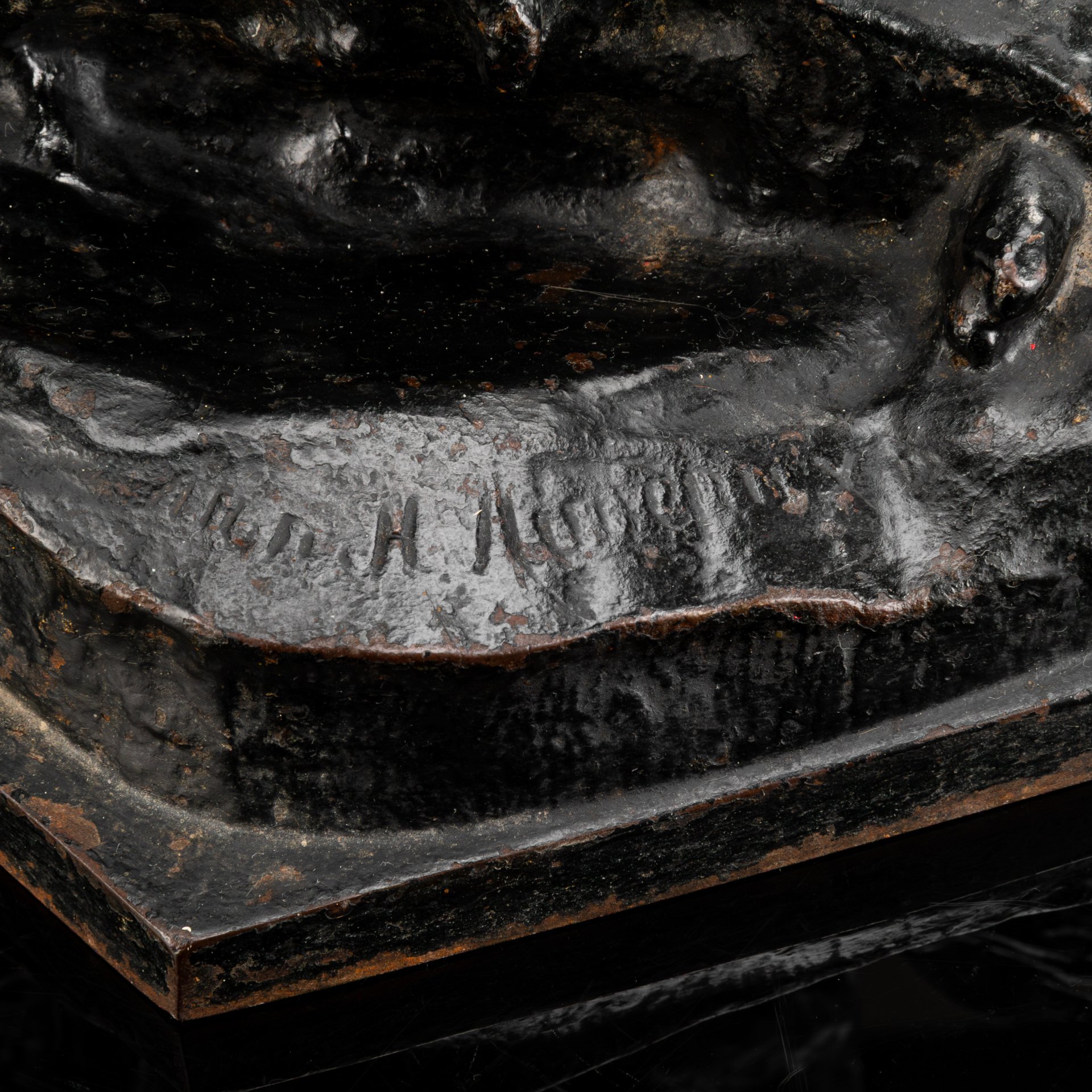 Скульптура "Медведь на задних лапах" (Лисинский медведь у пня), по модели 1865 года, Н.И. Либериха, чугун, крашение, СССР, 1954 г.