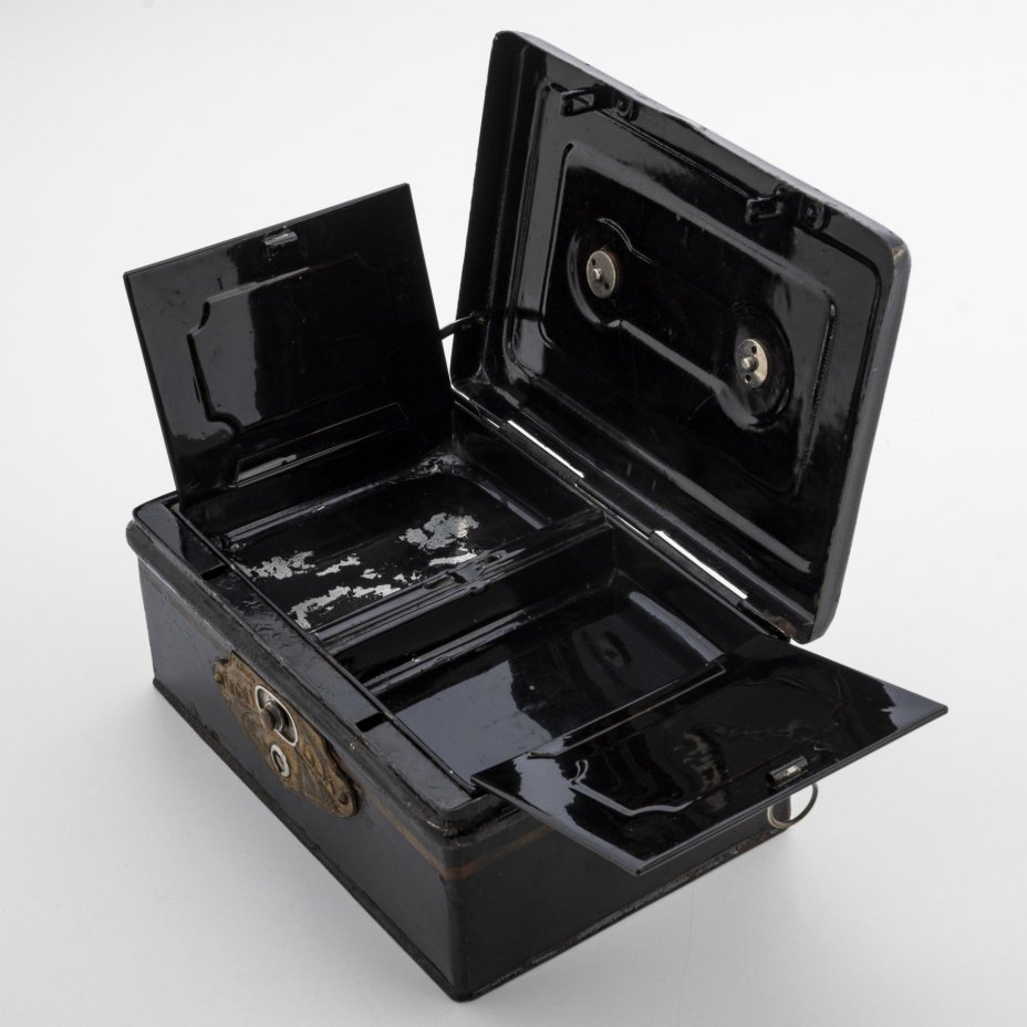Ящик для хранения денег (cash box), модель №418, маркировка "Z.Takeuchi"