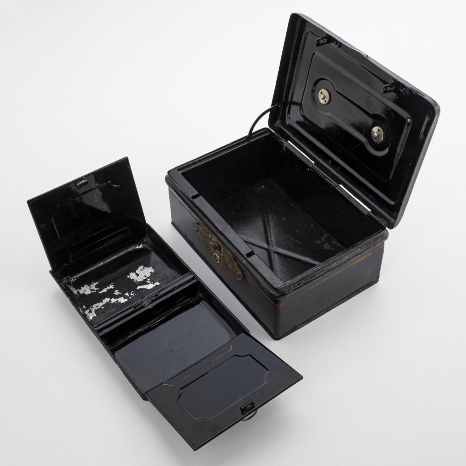 Ящик для хранения денег (cash box), модель №418, маркировка "Z.Takeuchi"