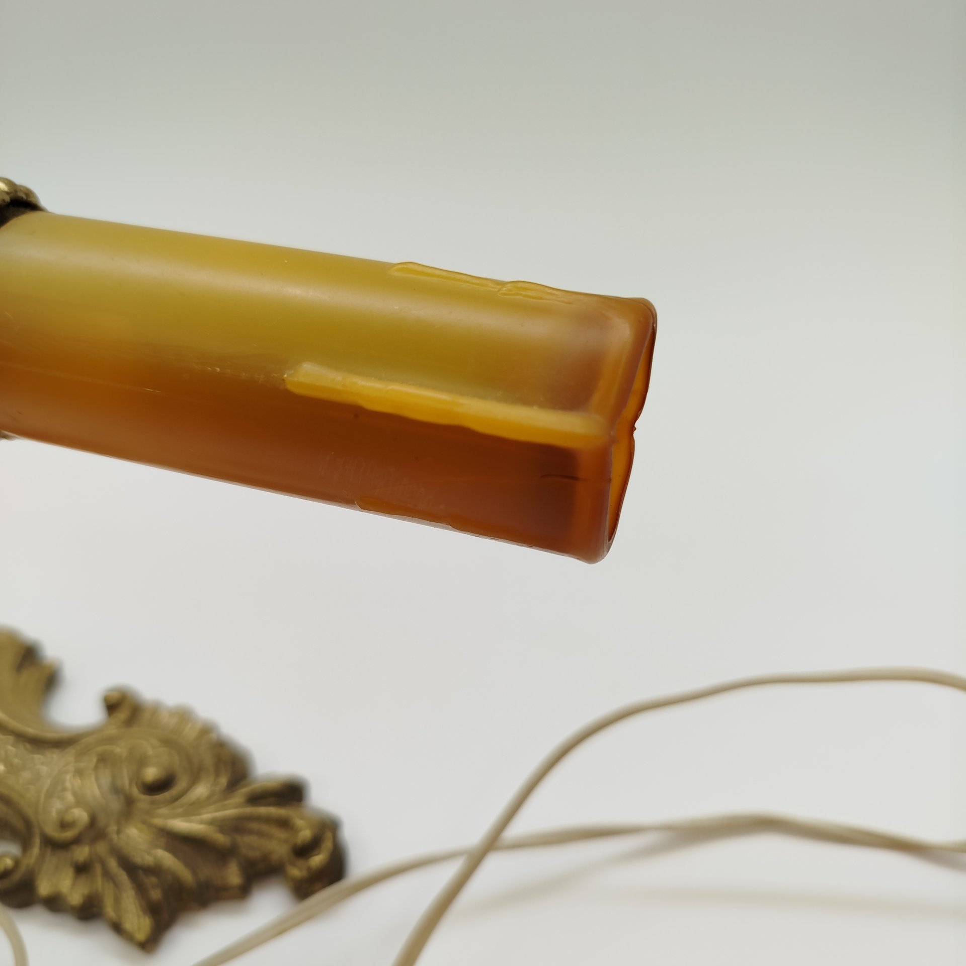 Бра однорожковое с декором в виде растительных элементов, латунь, пластик, СССР, 1980-1990 гг.