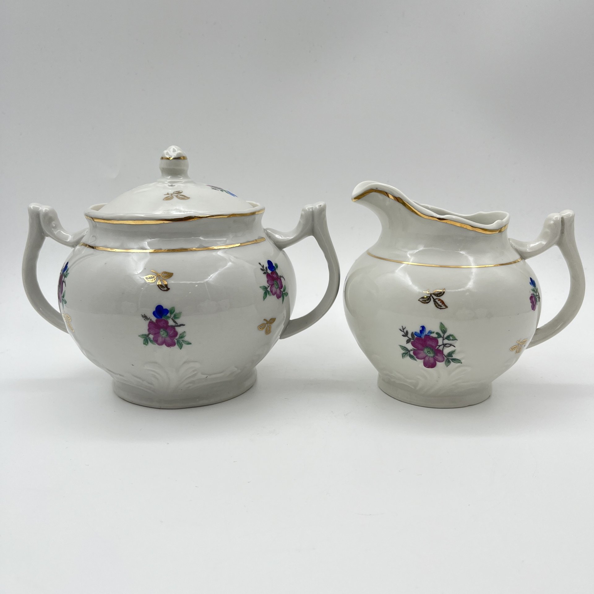 Сервиз чайный с цветочным декором на 5 персон (13 предметов), фарфор, деколь, золочение, Дмитровский фарфоровый завод (ДФЗ Вербилки), СССР, 1954-1965 гг.