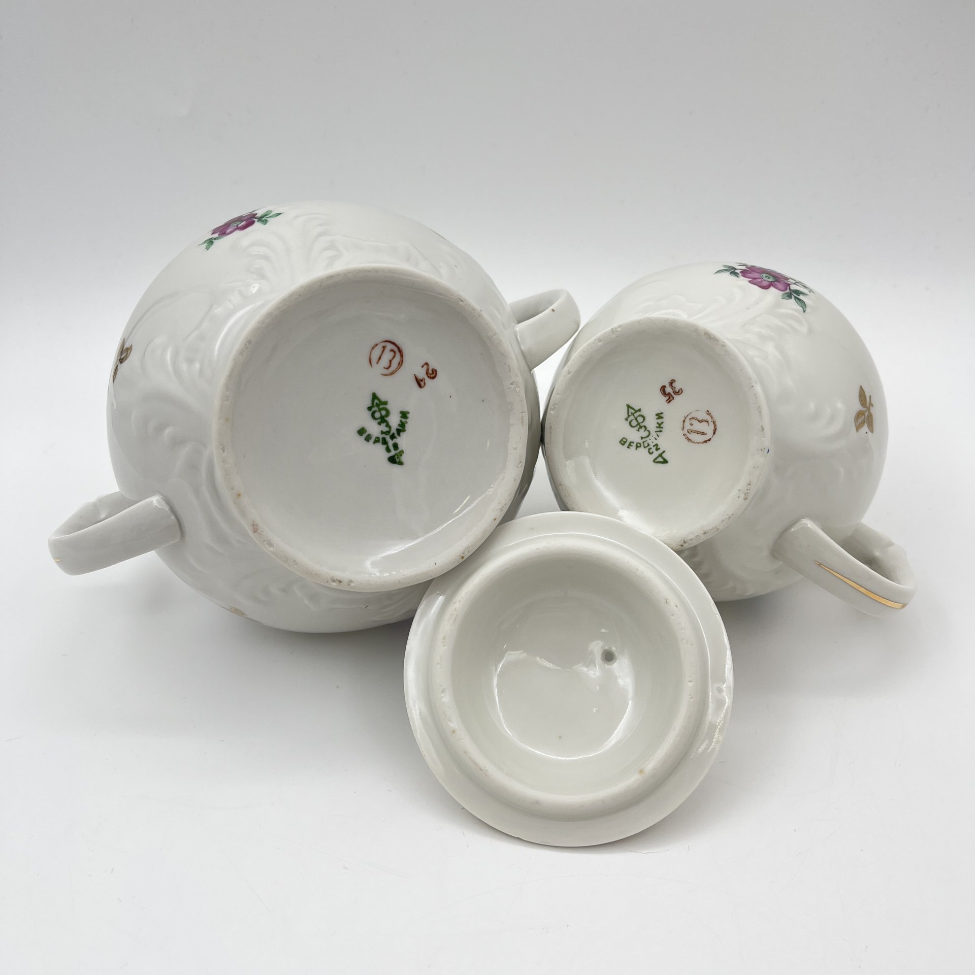 Сервиз чайный с цветочным декором на 5 персон (13 предметов), фарфор, деколь, золочение, Дмитровский фарфоровый завод (ДФЗ Вербилки), СССР, 1954-1965 гг.