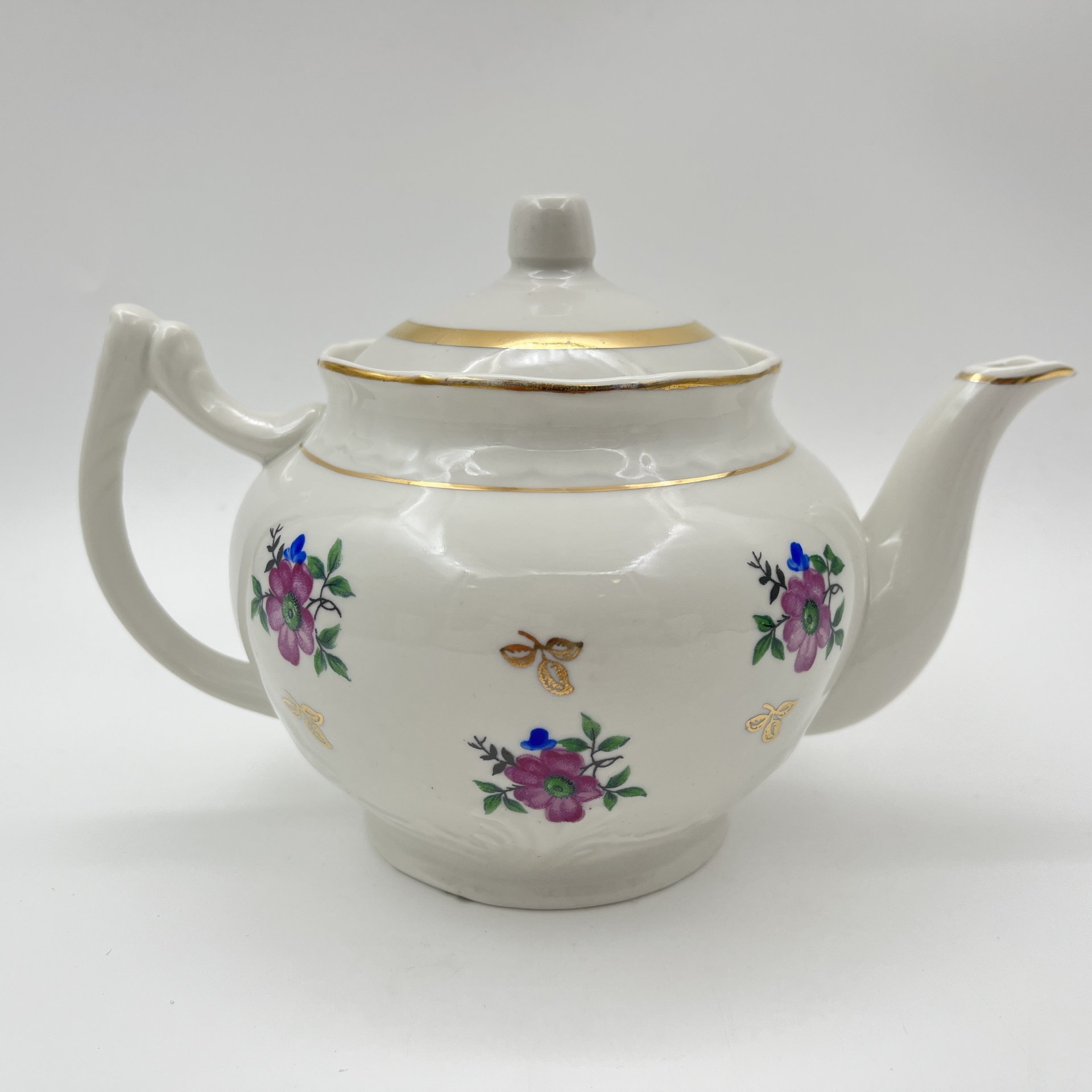 Сервиз чайный с цветочным декором на 5 персон (13 предметов), фарфор, деколь, золочение, Дмитровский фарфоровый завод (ДФЗ Вербилки), СССР, 1954-1965 гг.