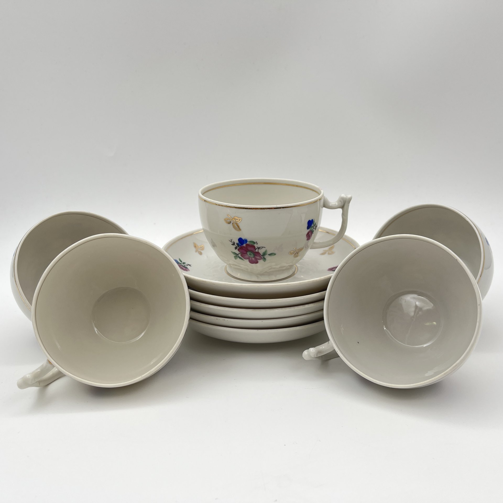 Сервиз чайный с цветочным декором на 5 персон (13 предметов), фарфор, деколь, золочение, Дмитровский фарфоровый завод (ДФЗ Вербилки), СССР, 1954-1965 гг.