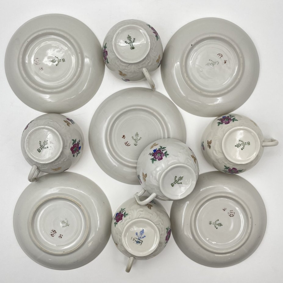 Сервиз чайный с цветочным декором на 5 персон (13 предметов), фарфор, деколь, золочение, Дмитровский фарфоровый завод (ДФЗ Вербилки), СССР, 1954-1965 гг.