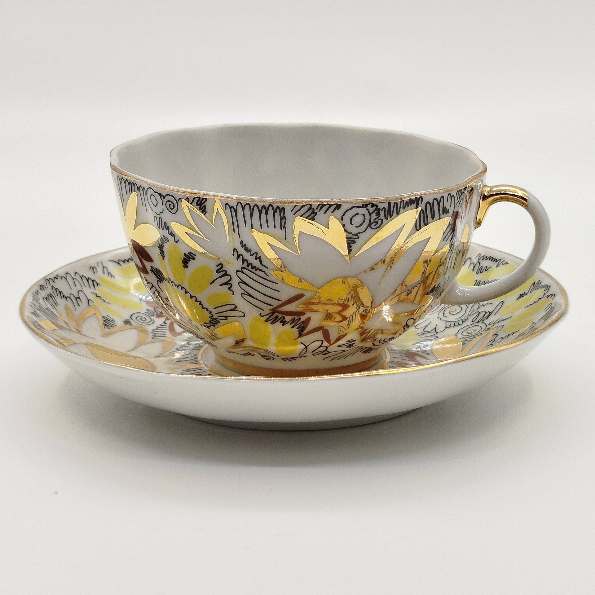Пара чайная "Золотые ромашки", автор росписи Л.И. Григорьева
