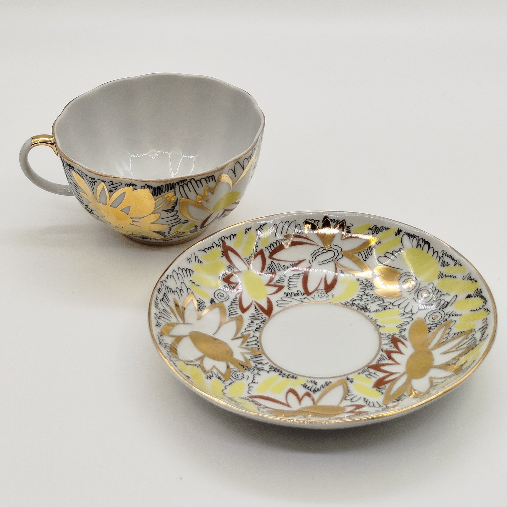 Пара чайная "Золотые ромашки", автор росписи Л.И. Григорьева