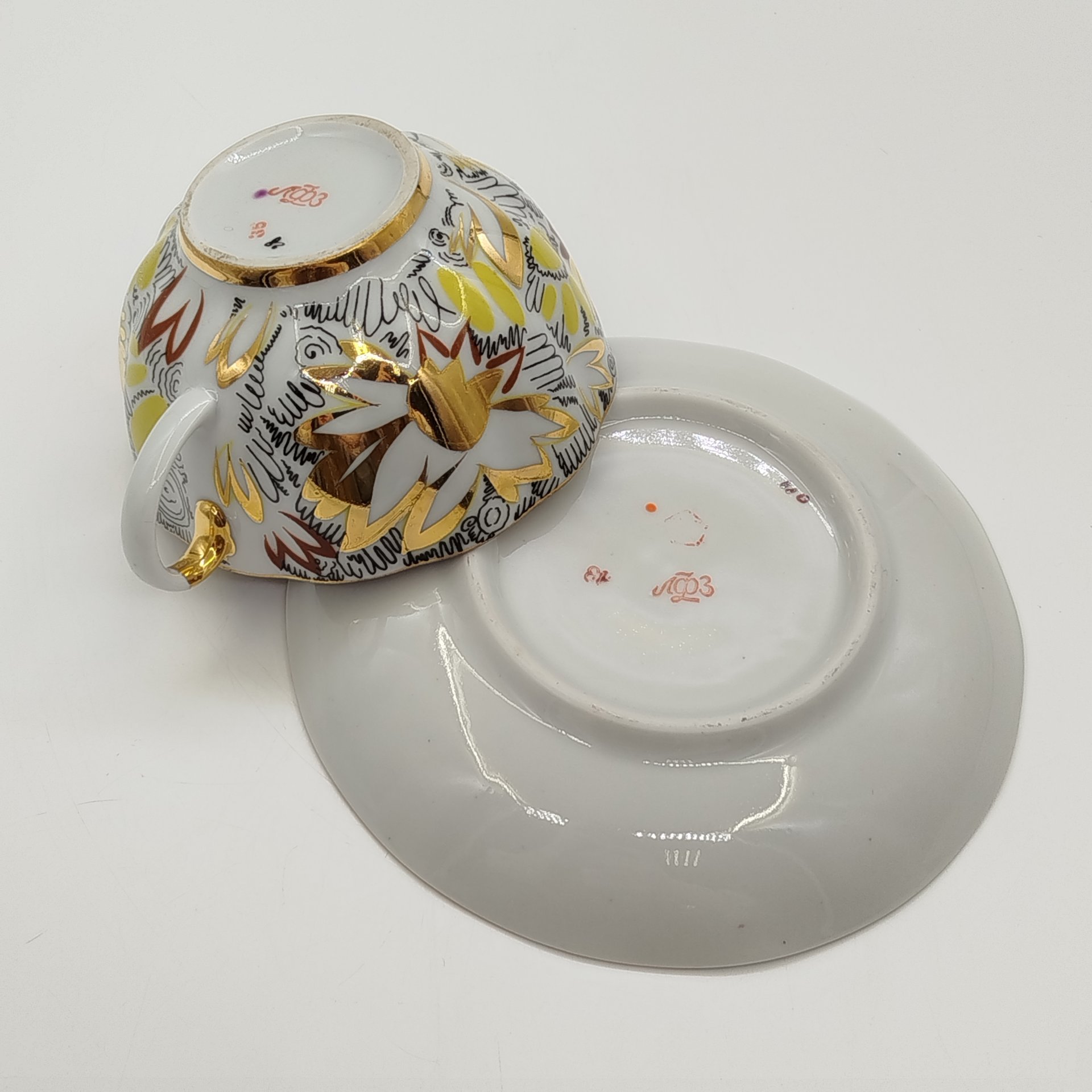 Пара чайная "Золотые ромашки", автор росписи Л.И. Григорьева