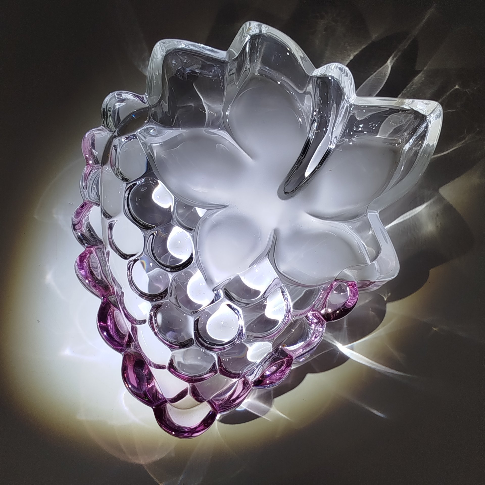 Ваза для конфет в виде винограда, цветное стекло, матирование, Walther Glas, Германия, 1980-2000 гг.