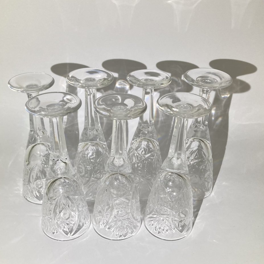 Набор из 7-ми рюмок для крепких напитков, стекло, алмазная грань, СССР, 1970-1990 гг.