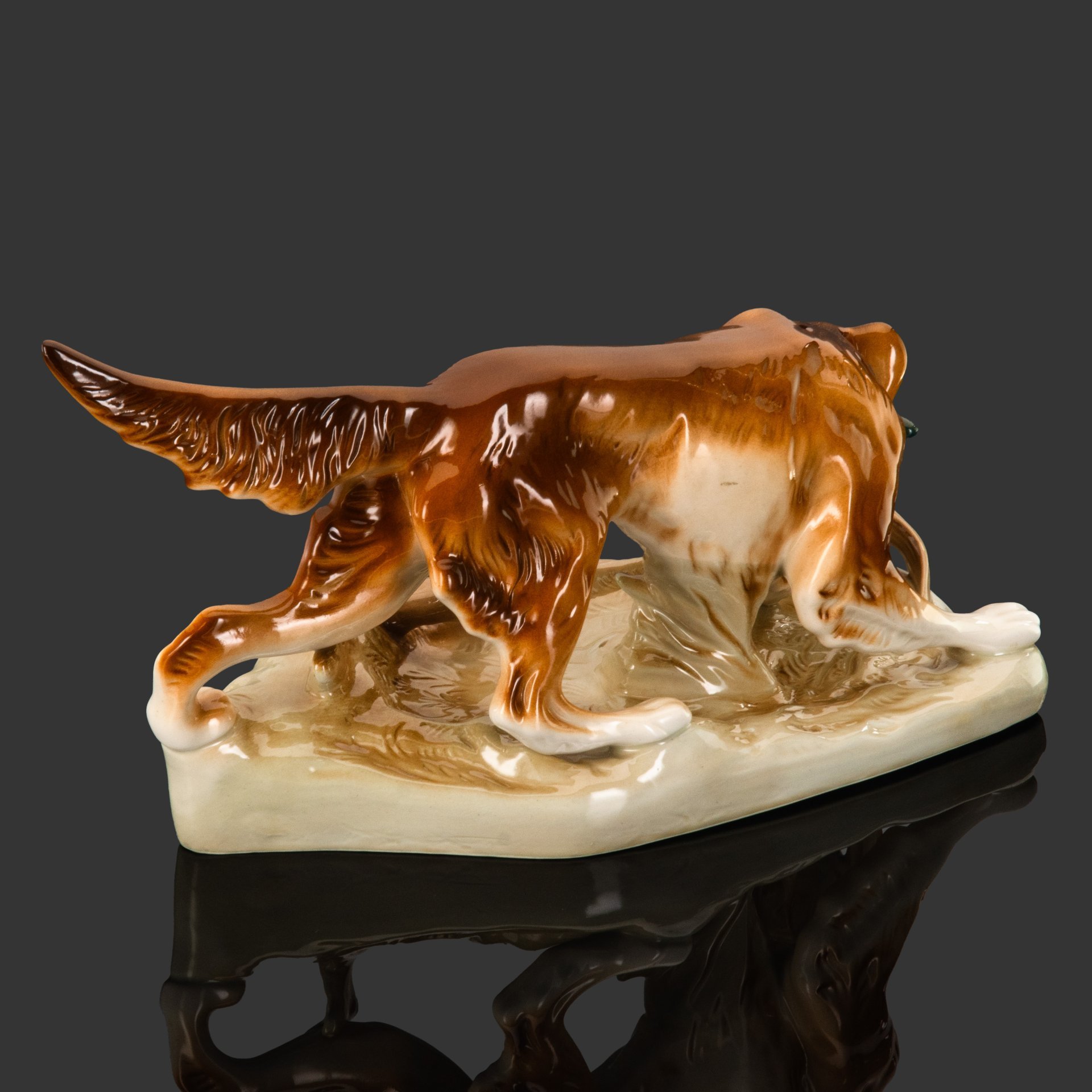 Статуэтка "Собака с дичью", фарфор, Royal Dux, Чехия, 1960-1993 гг.