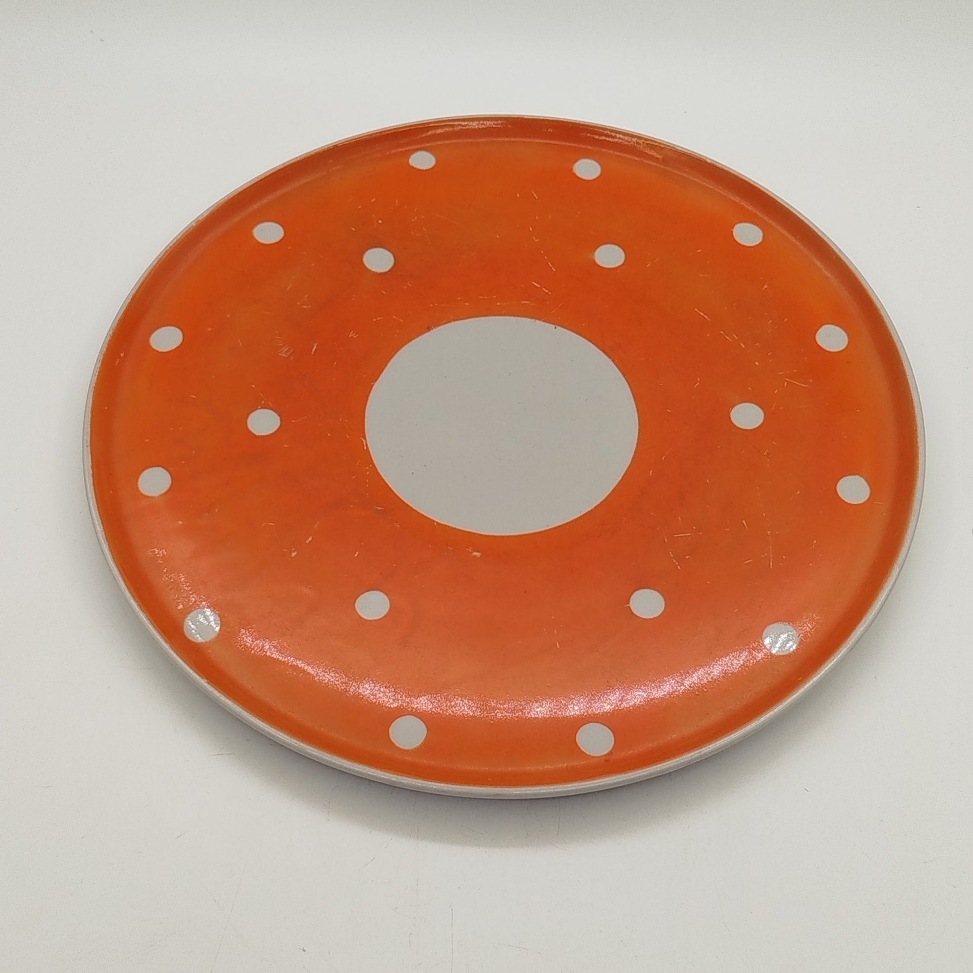 Поднос (блюдо) оранжевого цвета с декором в горох, фарфор, крытье, Дулевский фарфоровый завод (Дулёво), СССР, 1968-1991 гг.