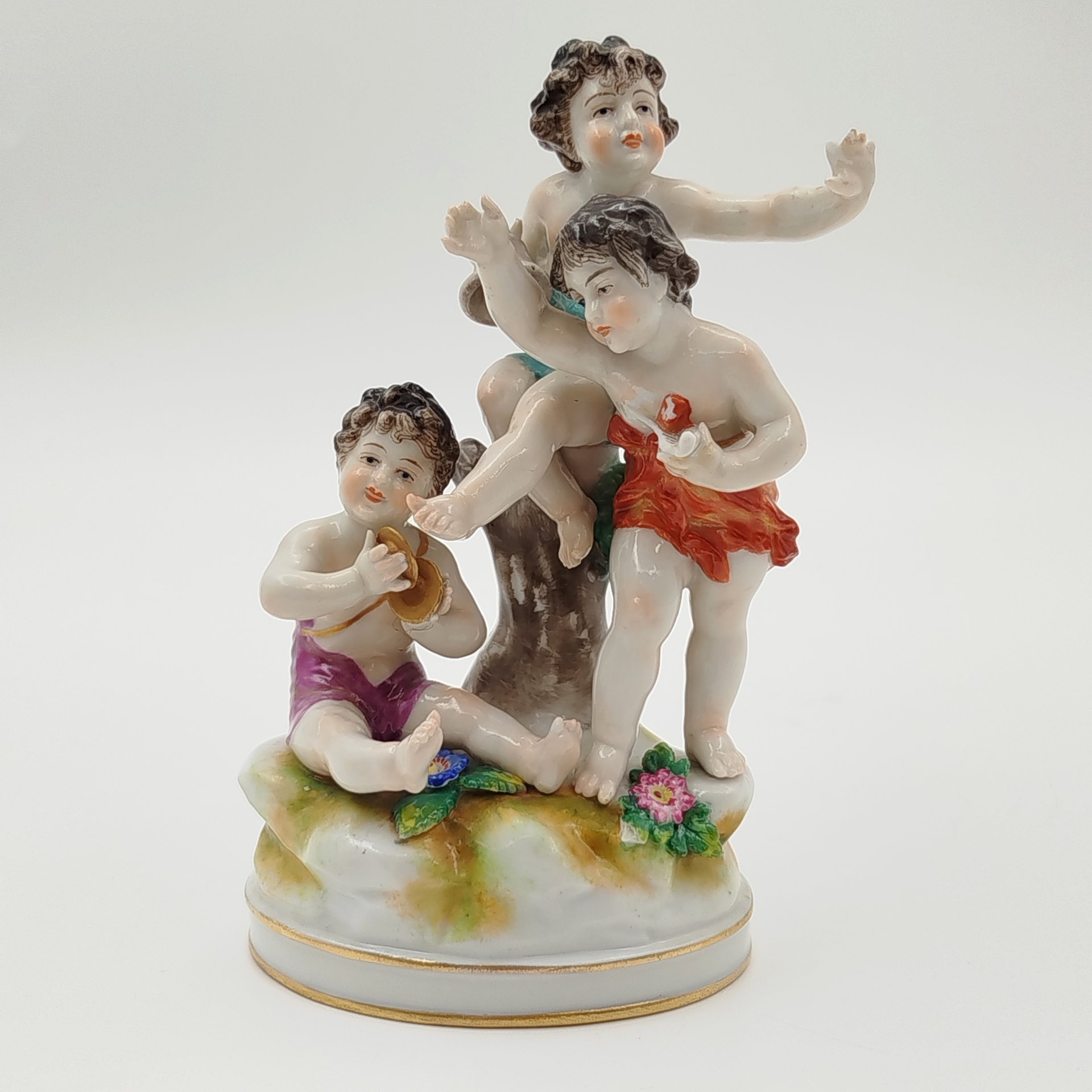 Статуэтка "Музыкальное трио", фарфор, роспись, золочение, Aelteste Volkstedt, Германия, 1945-1958 гг.