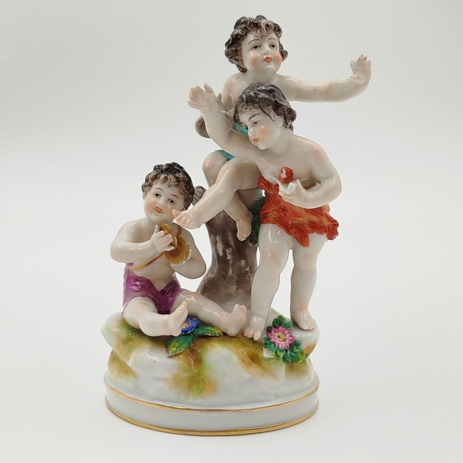 Статуэтка "Музыкальное трио", фарфор, роспись, золочение, Aelteste Volkstedt, Германия, 1945-1958 гг.