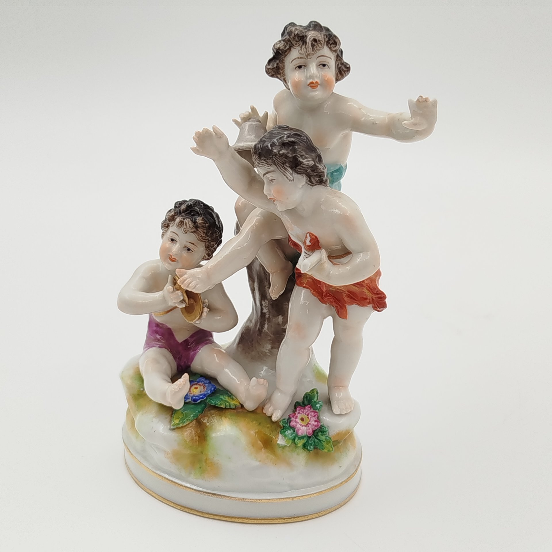 Статуэтка "Музыкальное трио", фарфор, роспись, золочение, Aelteste Volkstedt, Германия, 1945-1958 гг.