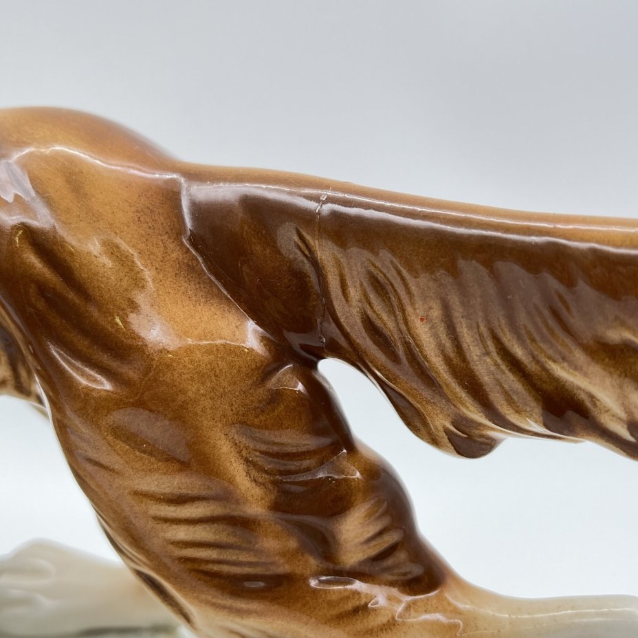 Статуэтка "Собака с дичью", фаянс, роспись, Royal Dux, Чехия, 1990-1993 гг.