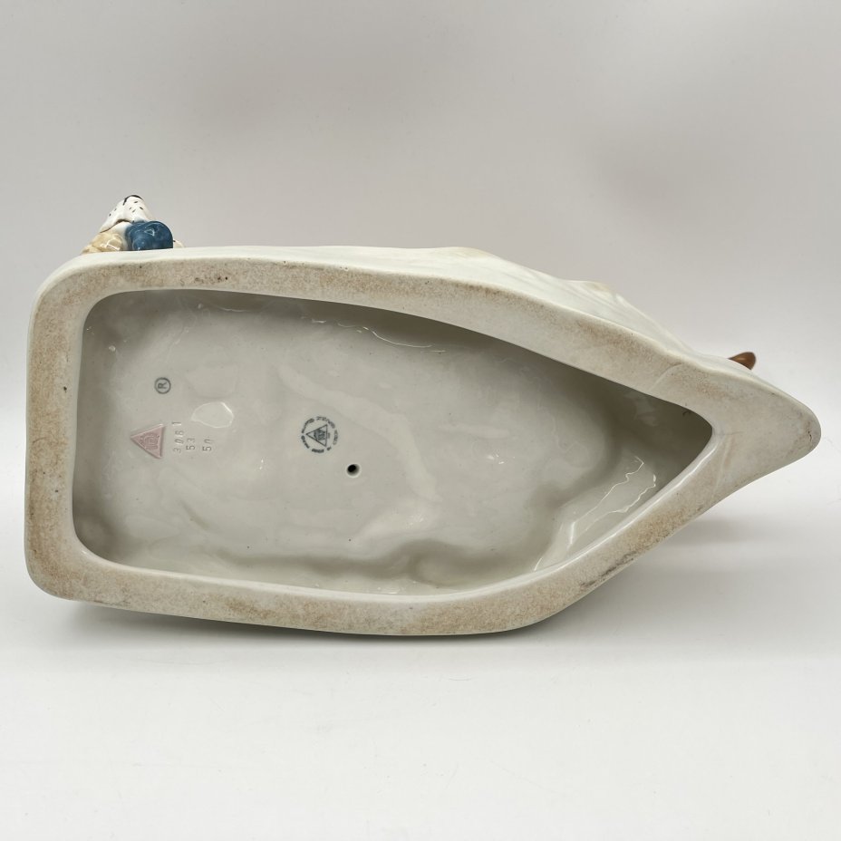 Статуэтка "Собака с дичью", фаянс, роспись, Royal Dux, Чехия, 1990-1993 гг.