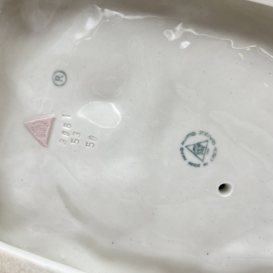 Статуэтка "Собака с дичью", фаянс, роспись, Royal Dux, Чехия, 1990-1993 гг.