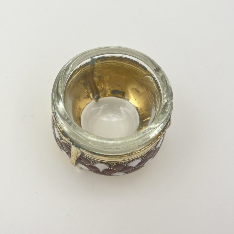 Солонка с декором в виде чешуи, мНЦ (медь-никель-цинк), эмаль, стекло, Мстерская художественная фабрика  «Ювелир», СССР, 1960-1980 гг.