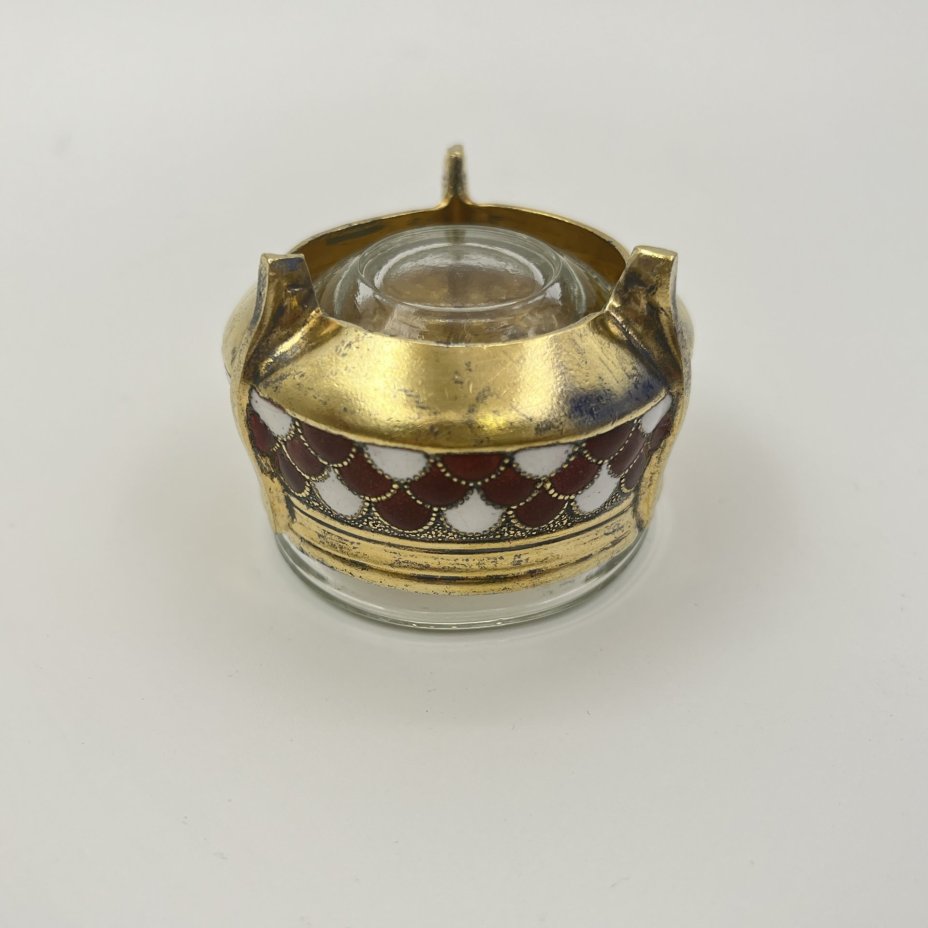 Солонка с декором в виде чешуи, мНЦ (медь-никель-цинк), эмаль, стекло, Мстерская художественная фабрика  «Ювелир», СССР, 1960-1980 гг.