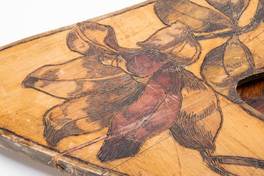 Рамы настенные парные с цветочным декором в стиле модерн