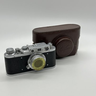 Фотоаппарат "Зоркий" с объективом "Индустар-22", в оригинальном кофре, Красногорский механический завод (КМЗ)