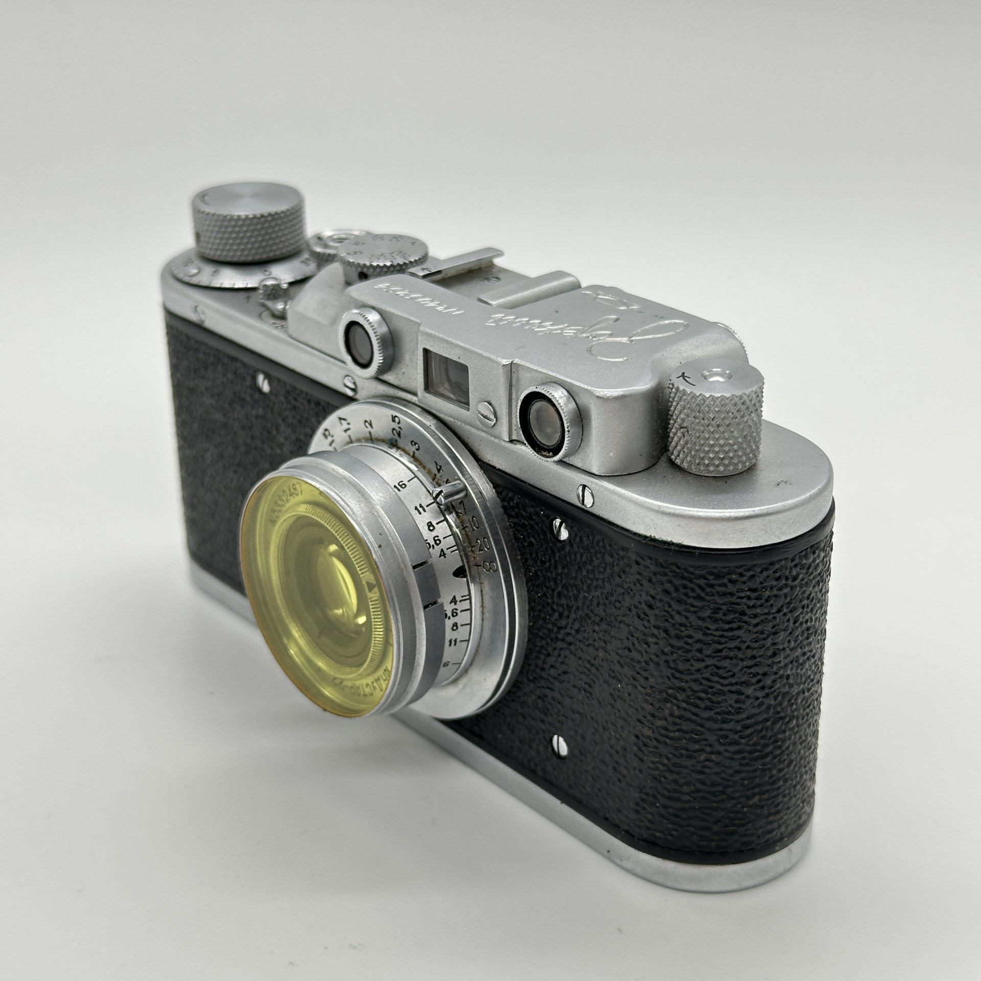 Фотоаппарат "Зоркий" с объективом "Индустар-22", в оригинальном кофре, Красногорский механический завод (КМЗ)