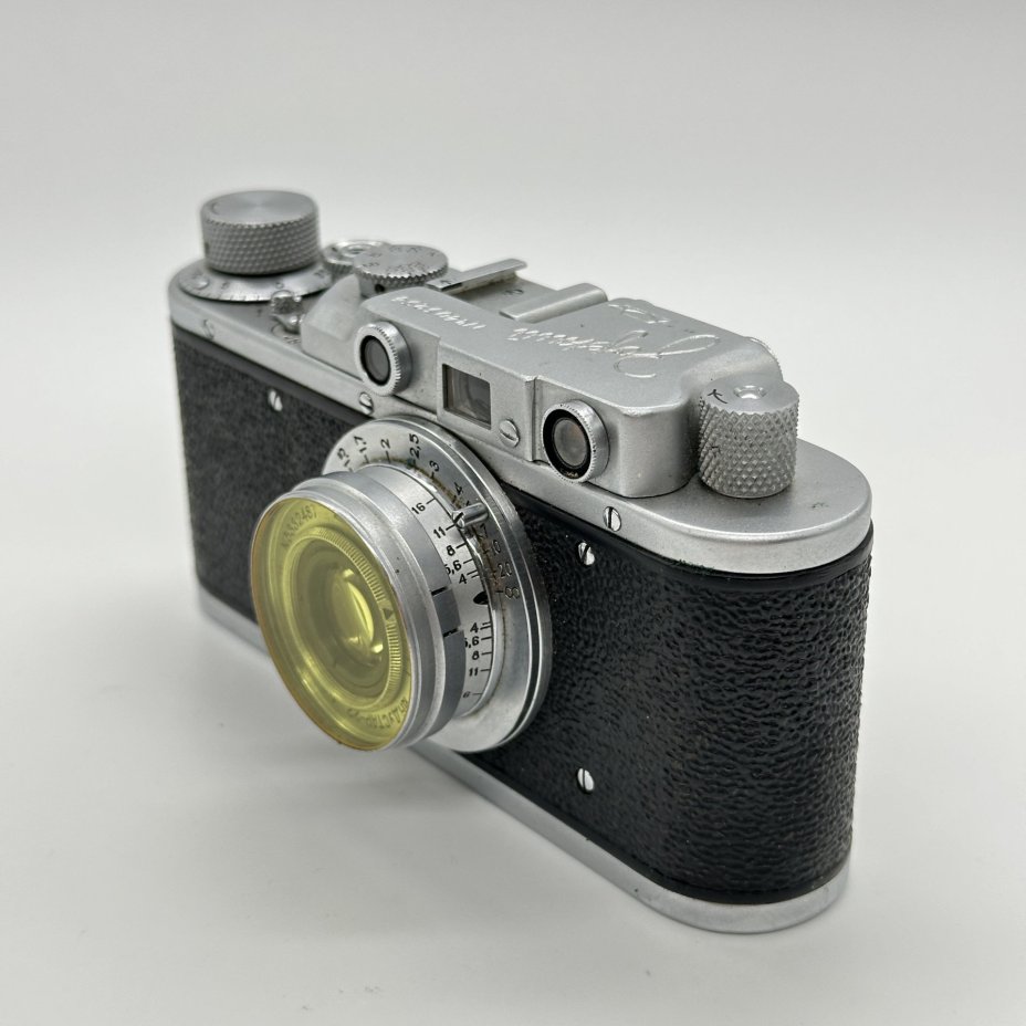 Фотоаппарат "Зоркий" с объективом "Индустар-22", в оригинальном кофре, Красногорский механический завод (КМЗ)