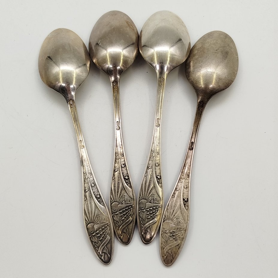 Набор из 4-х агитационных чайных ложек "50 лет Советской власти. Залп Авроры. 1917-1967 гг.", мНЦ (медь-никель-цинк), Кольчугинский завод цветных металлов, СССР, 1967 г.