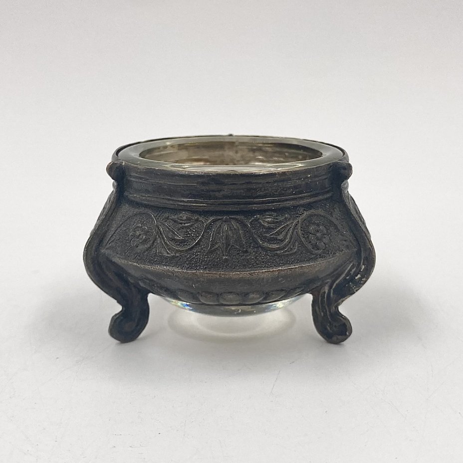 Солонка со стеклянной вставкой, мНЦ (медь-никель-цинк), стекло, Мстерский завод художественных изделий «Ювелир», СССР, 1960-1980 гг., Мстерский завод художественных изделий «Ювелир»