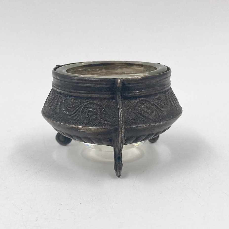 Солонка со стеклянной вставкой, мНЦ (медь-никель-цинк), стекло, Мстерский завод художественных изделий «Ювелир», СССР, 1960-1980 гг., Мстерский завод художественных изделий «Ювелир»