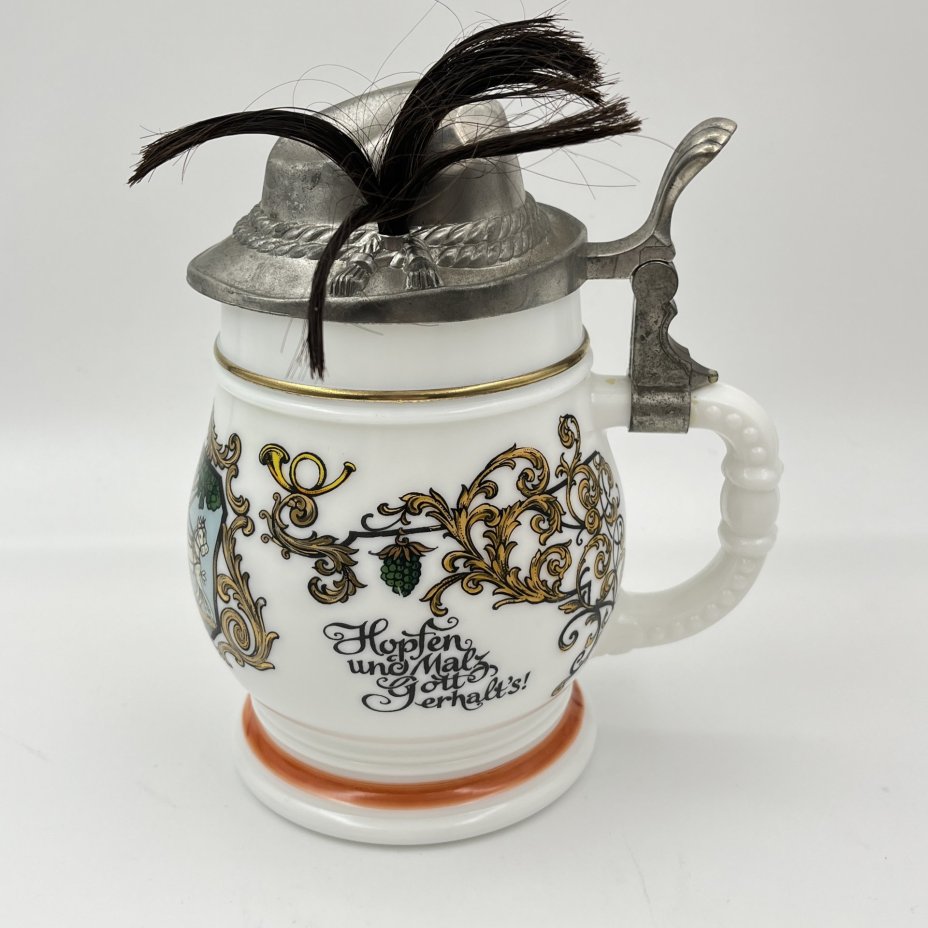 Кружка пивная с надписью "Лучше победить с шумом чем с лихорадкой", фарфор, деколь, олово, золочение, BMF Bierseidel, Германия, 1970-1989 гг.