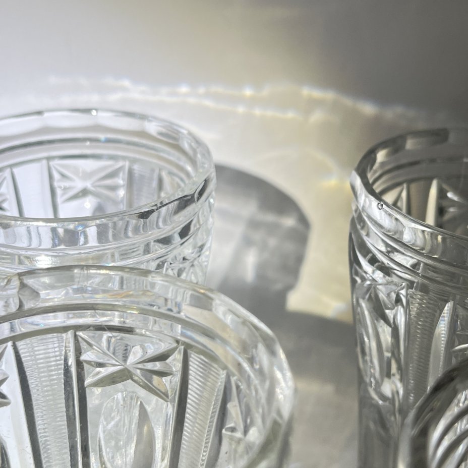 Набор из 4 стаканов с геометрическим декором