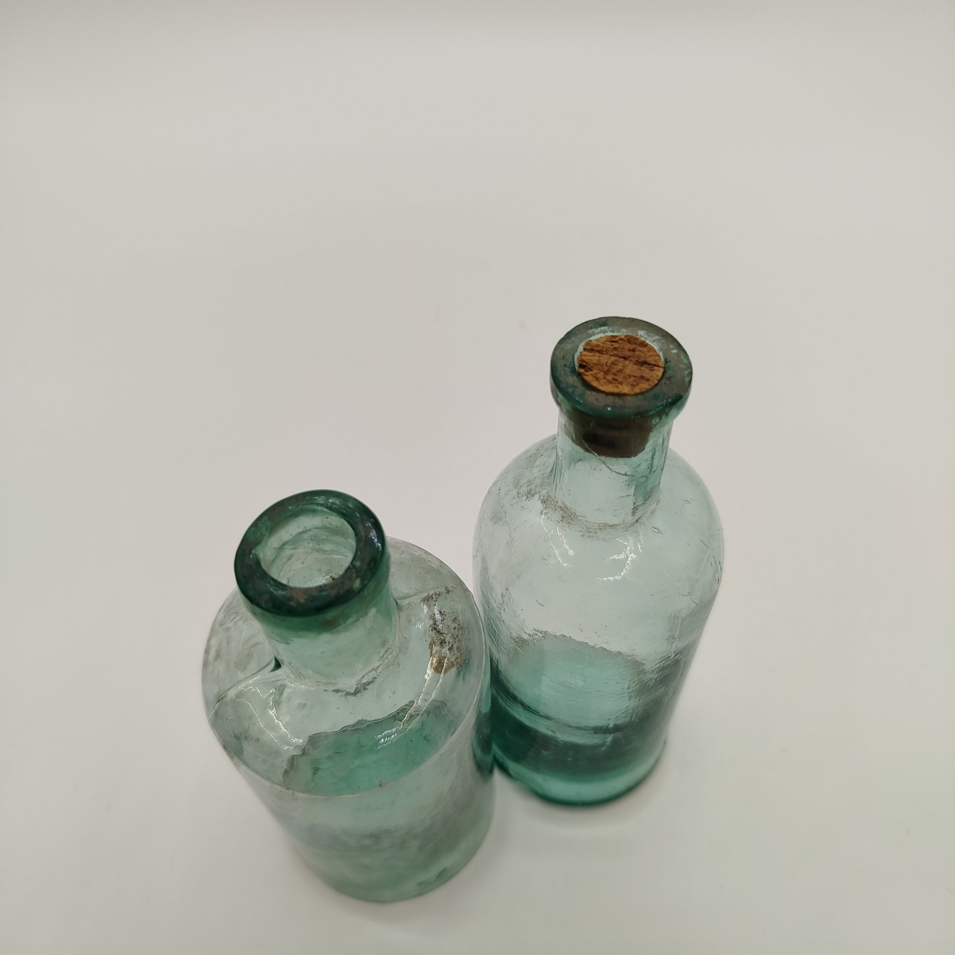 Набор из двух аптечных бутылочек