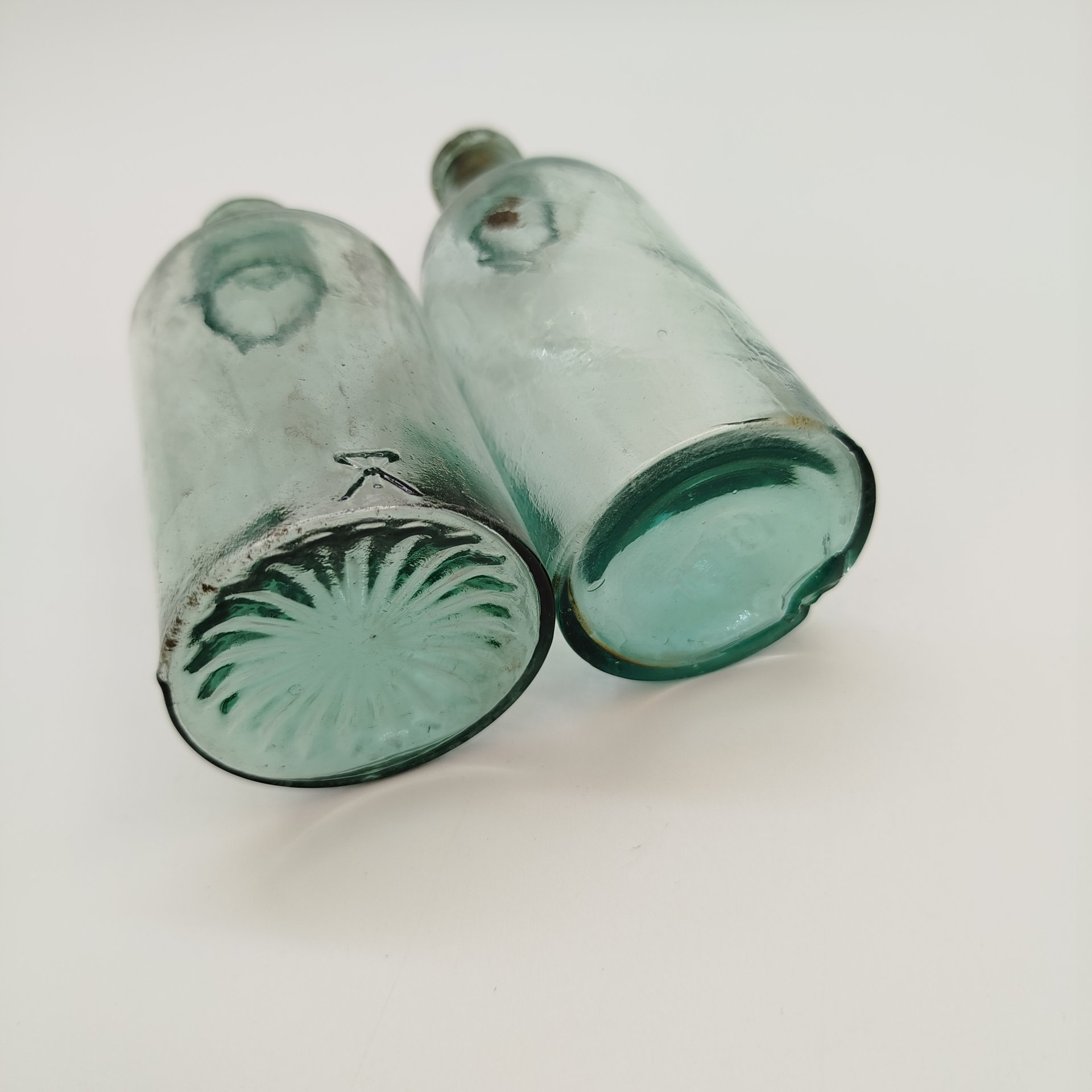 Набор из двух аптечных бутылочек