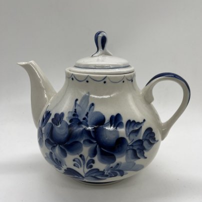 Чайник заварочный с расписным цветочным декором (крышка подбор), фарфор, роспись, Россия, 1990-2010 гг.
