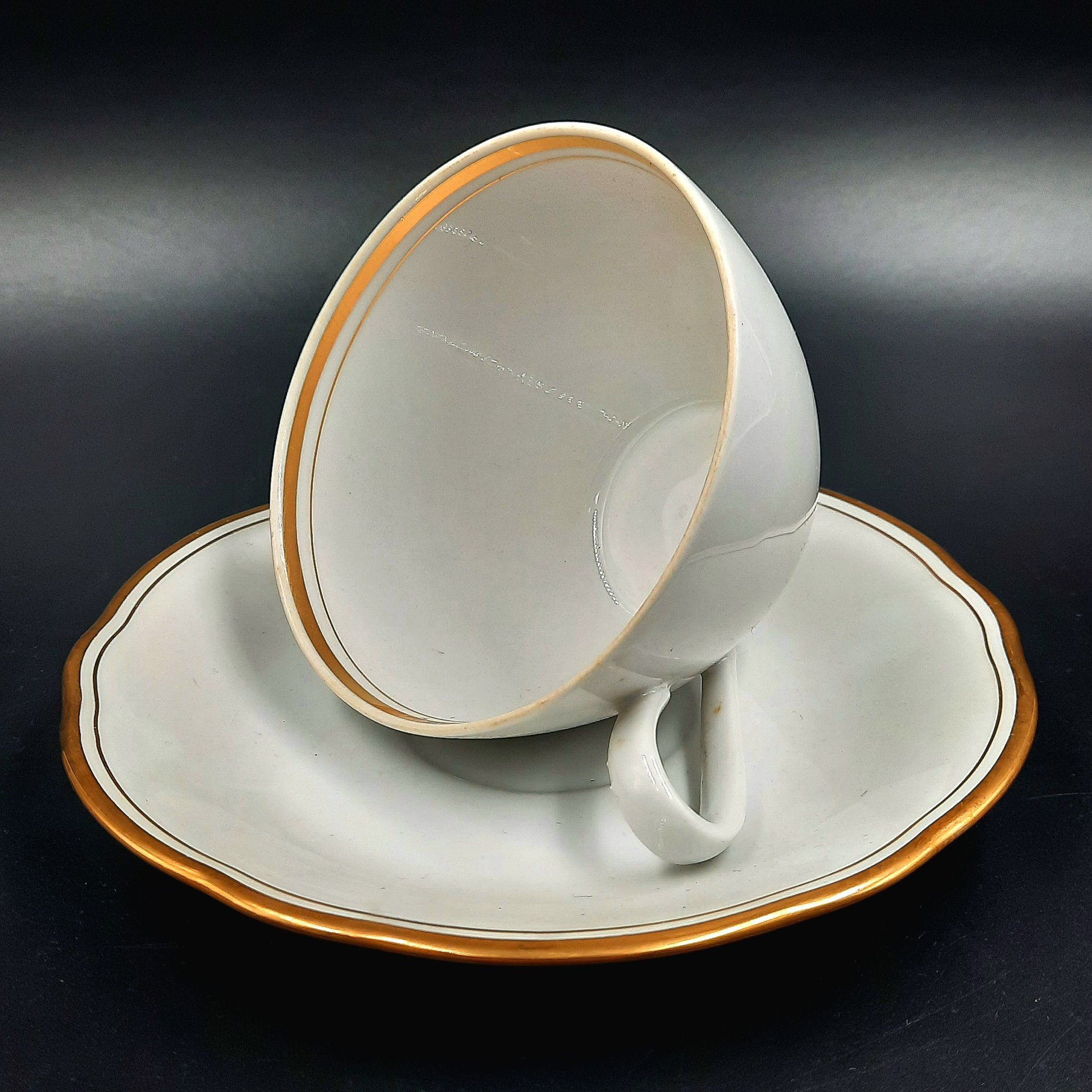 Пара чайная с золотистой каймой, фарфор, золочение, Kahla, ГДР, 1960-1990 гг.