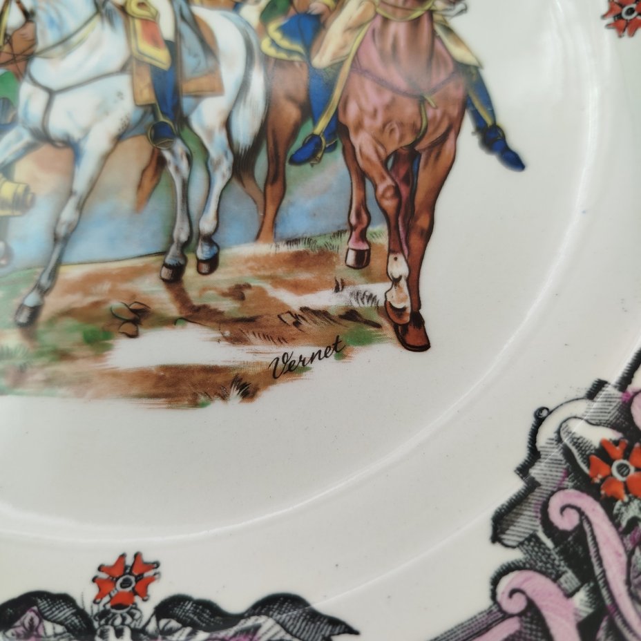 Тарелка декоративная "Французская компания, 1814 г.", фаянс, деколь, золочение, Boch Freres Keramis, Бельгия, 1920-1930 гг.