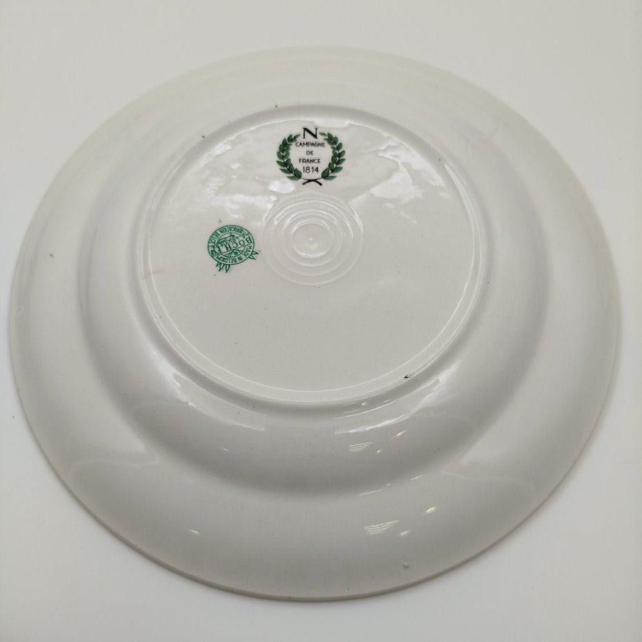 Тарелка декоративная "Французская компания, 1814 г.", фаянс, деколь, золочение, Boch Freres Keramis, Бельгия, 1920-1930 гг.