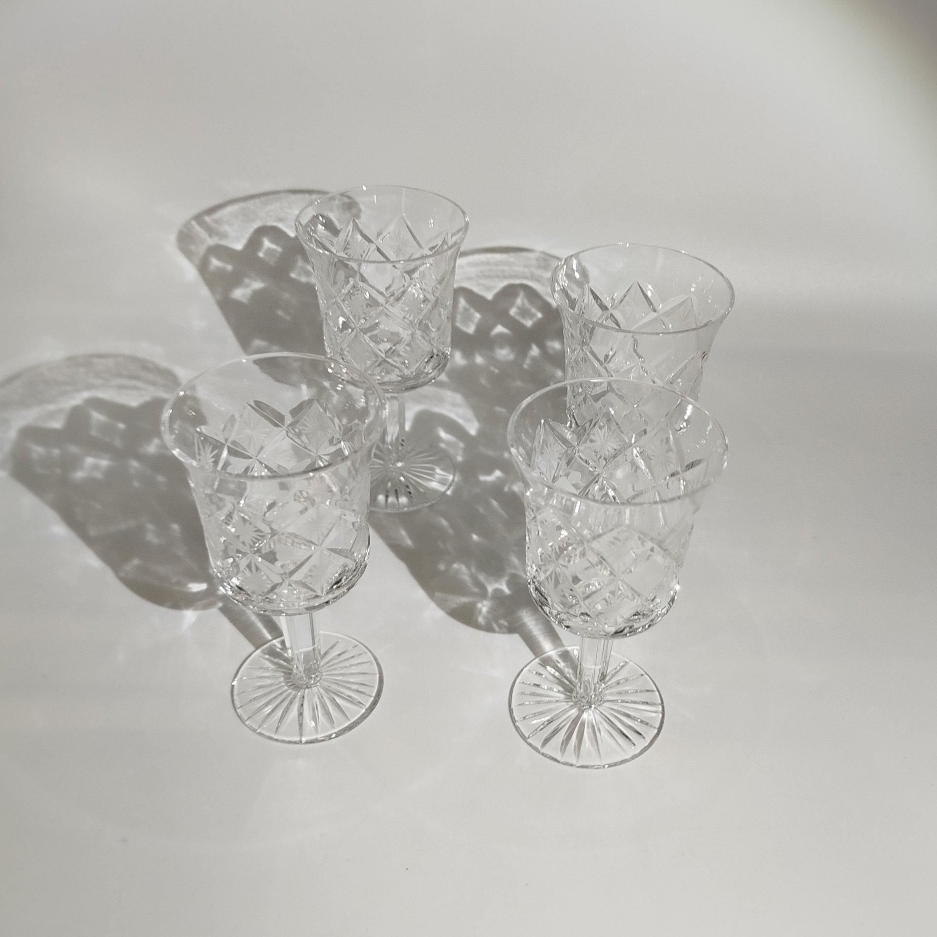 Набор рюмок "Снежинка" на 4 персоны, автор С.К. Пивоваров, хрусталь, алмазная грань, Гусевской хрустальный завод (Гусь-Хрустальный), СССР, 1970-1990 гг.