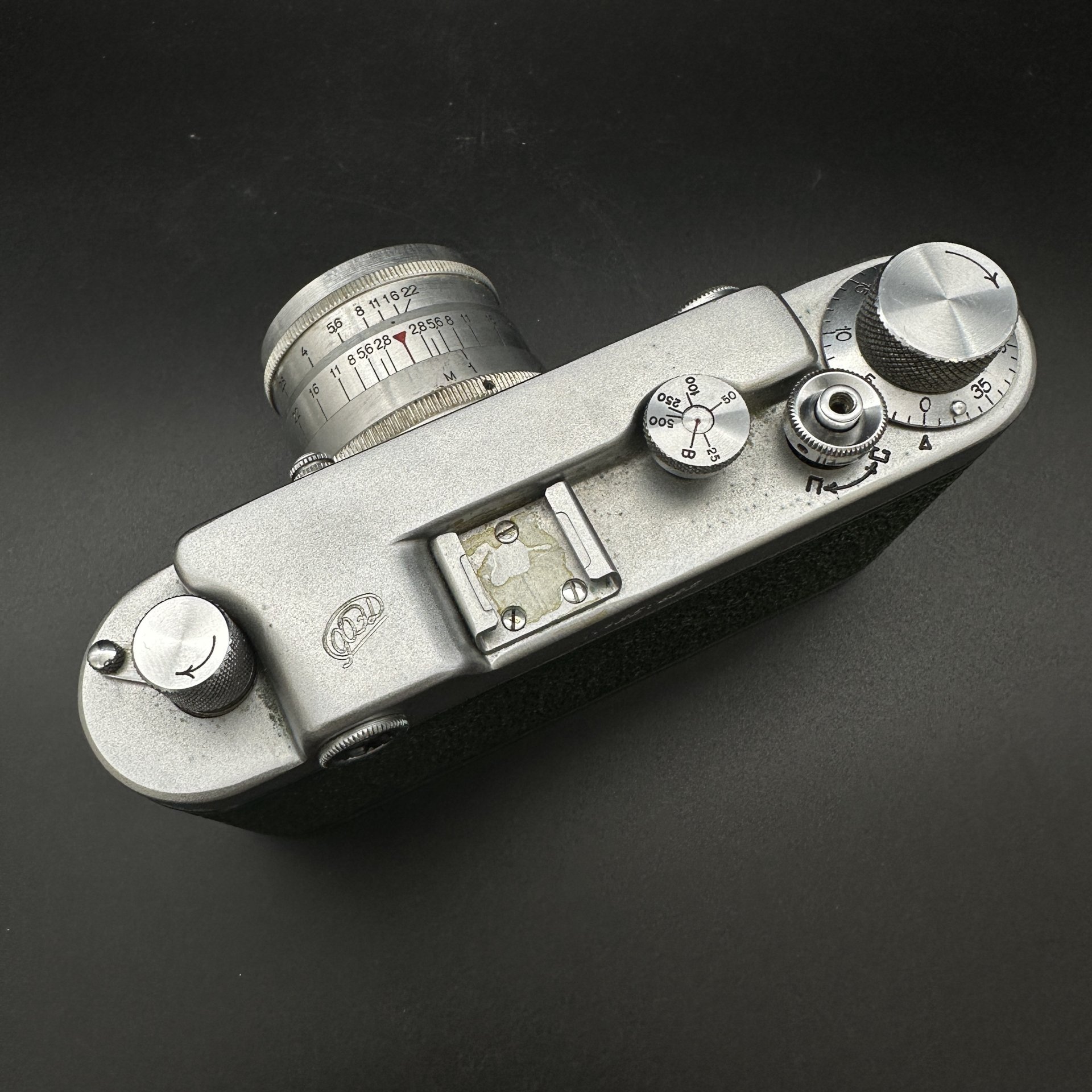 Фотоаппарат дальномерный "ФЭД-2" зеленного цвета с объективом "Индустар-26М" 1:2,8, F=5 см, в оригинальном кофре, Харьковский машиностроительный завод им. Дзержинского (ФЭД)
