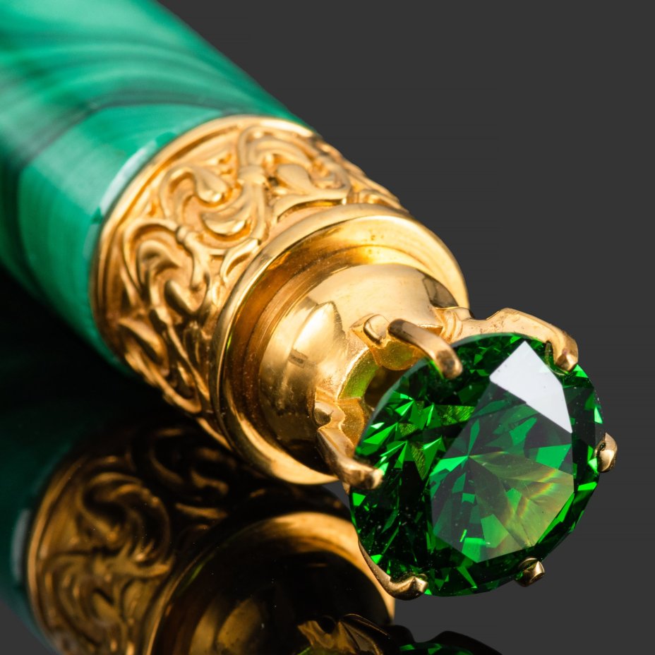 Ручка малахитовая в подарочном футляре, с документами