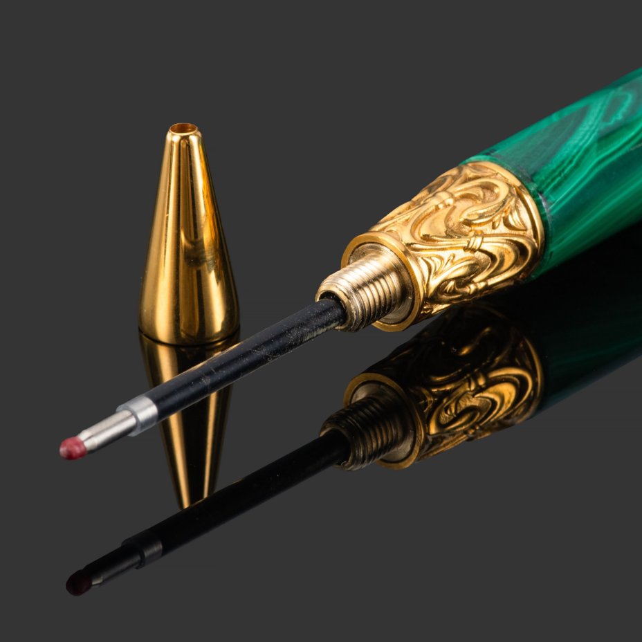 Ручка малахитовая в подарочном футляре, с документами