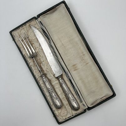 Комплект приборов для подачи мяса (вилка и нож) в коробке, металл, серебрение, Франция, 1900-1930 гг.