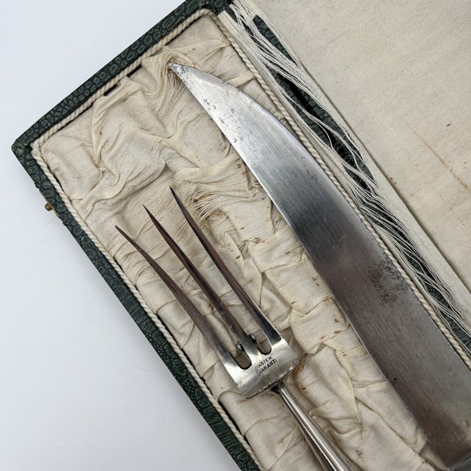 Комплект приборов для подачи мяса (вилка и нож) в коробке