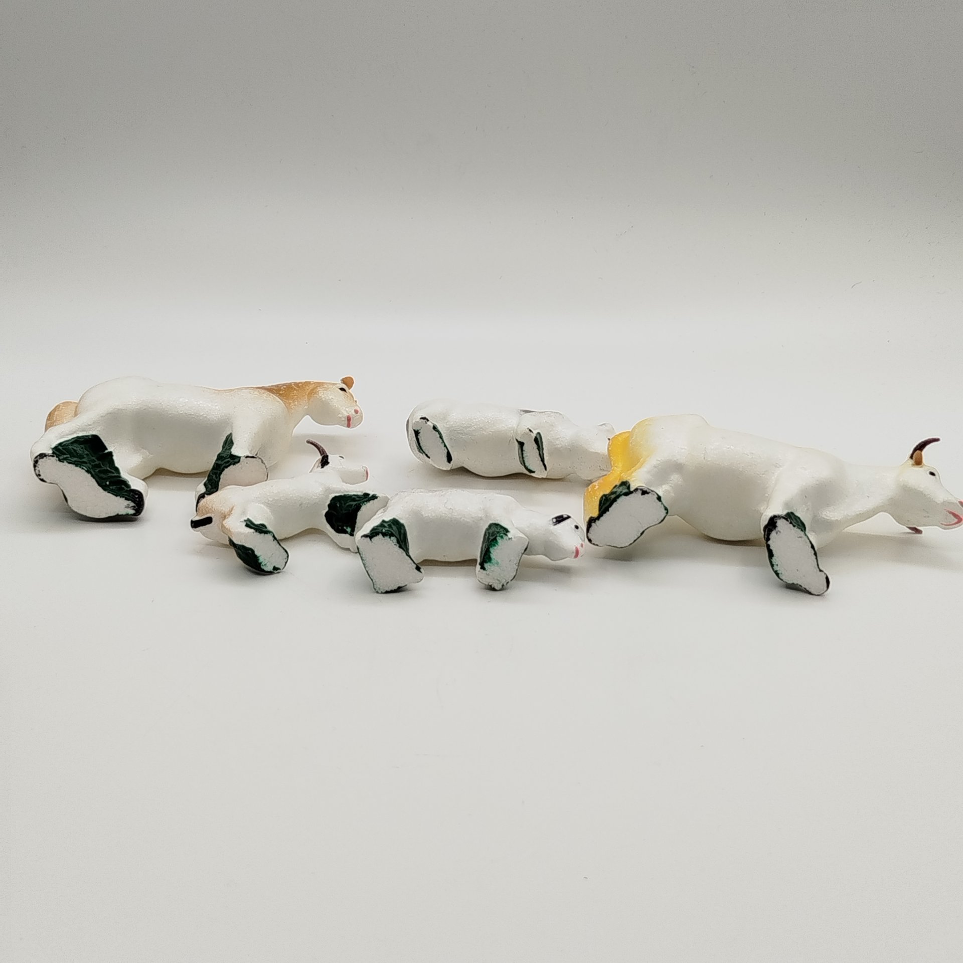 Набор игрушек «Домашние животные», в оригинальной упаковке, ММП РСФСР "Управление художественных изделий и игрушек Мособлисполкома", Осташевская фабрика, пенопласт прессованный, картон, крашение, печать, СССР, 1970-1980 гг.