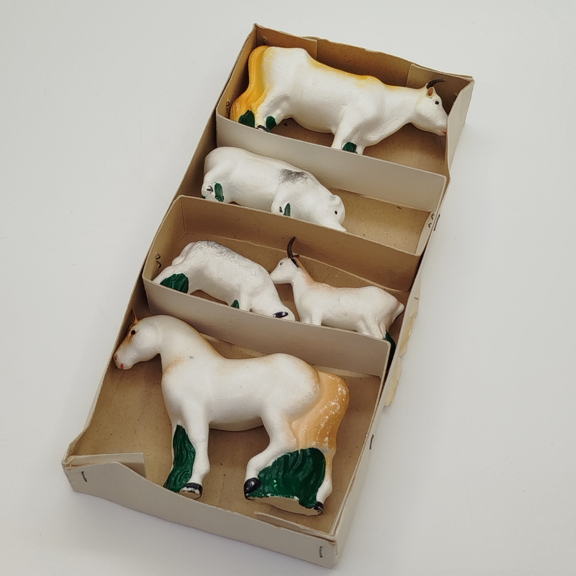 Набор игрушек «Домашние животные», в оригинальной упаковке, ММП РСФСР "Управление художественных изделий и игрушек Мособлисполкома", Осташевская фабрика, пенопласт прессованный, картон, крашение, печать, СССР, 1970-1980 гг.