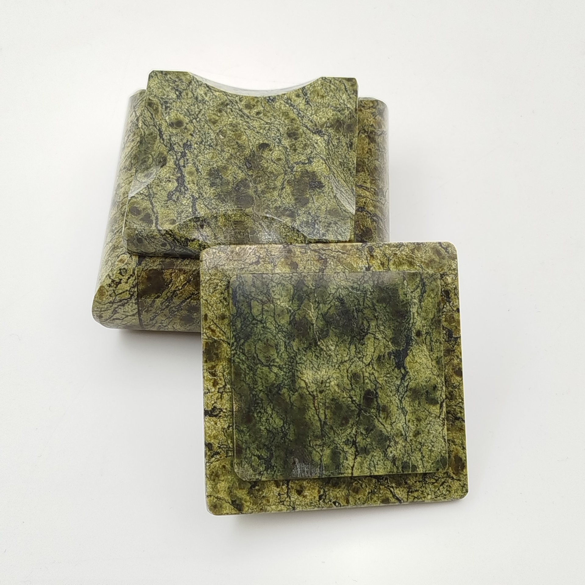 Шкатулка из натурального камня с ящерицей на крышке, змеевик, металл, Россия